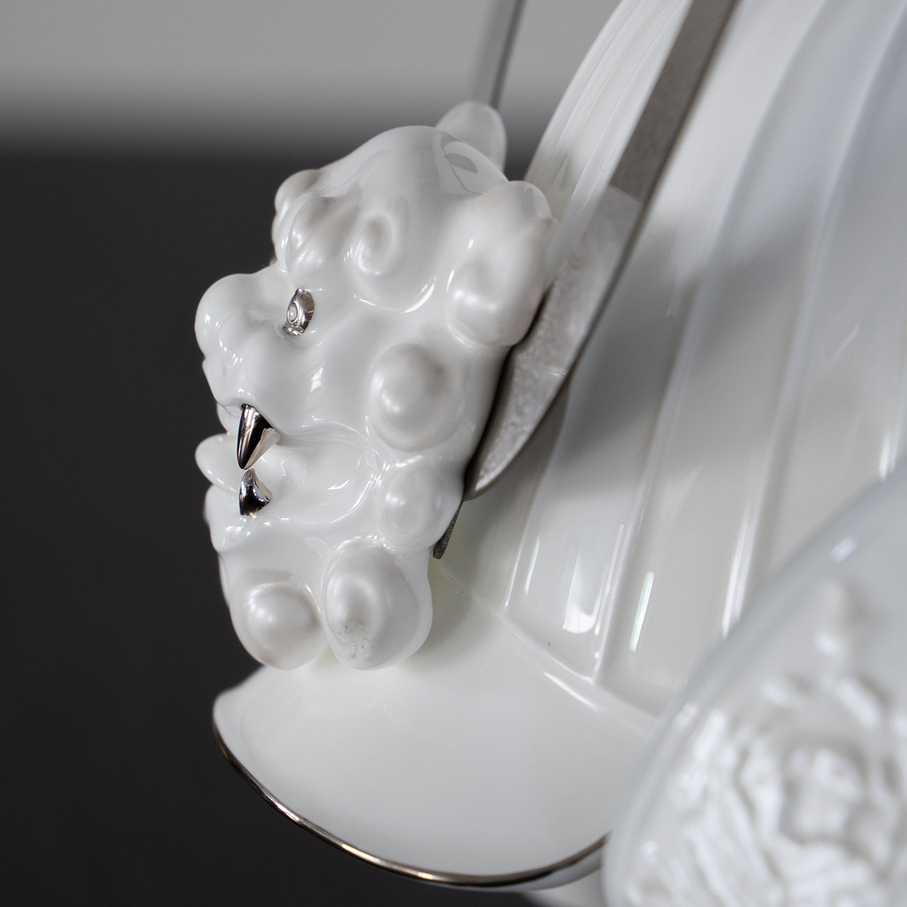 兜 獅子に牡丹
